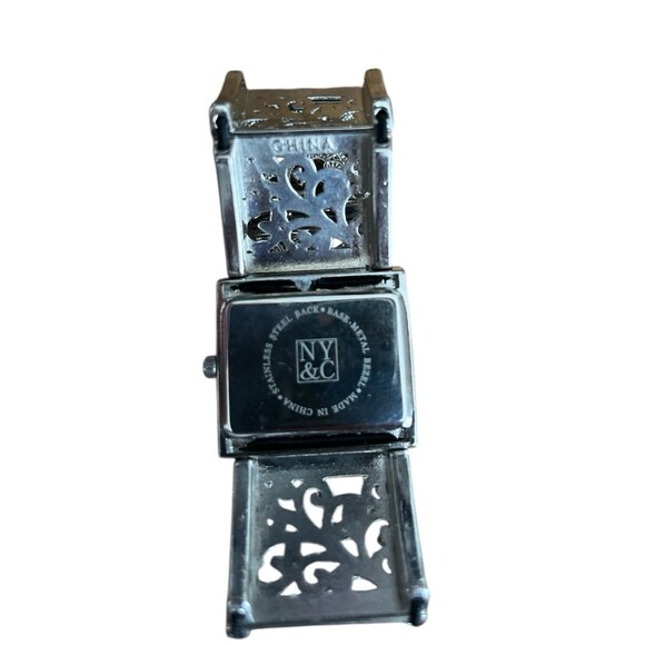 NY&C Women's Watch Quartz Analog Dial Causal Rectangle Silvertone New Battery - Picture 3 of 3